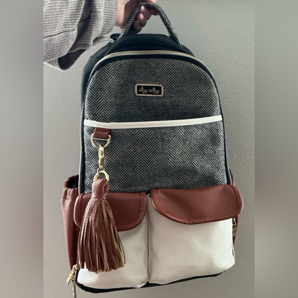 Itzy ritzy boss bag